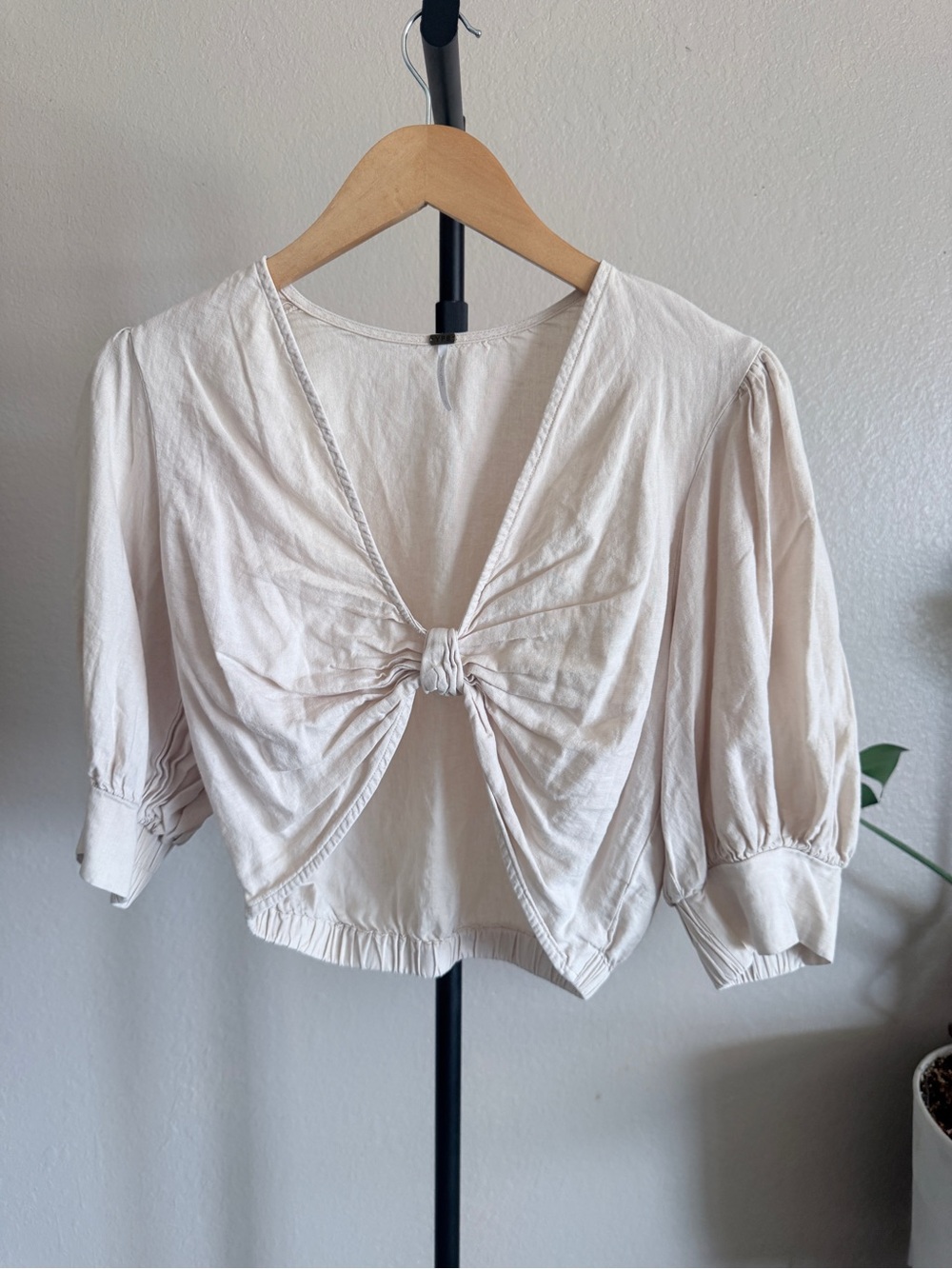 Young Fabulous‎ & Broke Cream Tie-Front Puff Sleeve Blouse